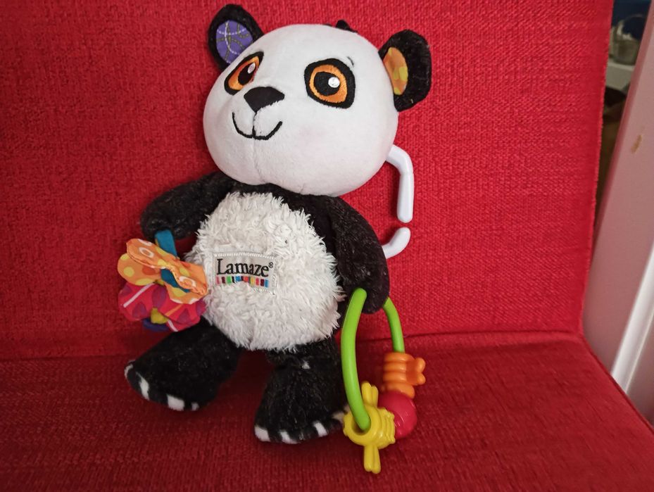 Peluche médio Panda para pendurar no berço da Lamaze Toys