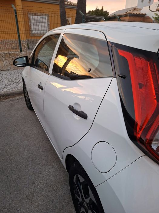 Toyota aygo branco — photo 2