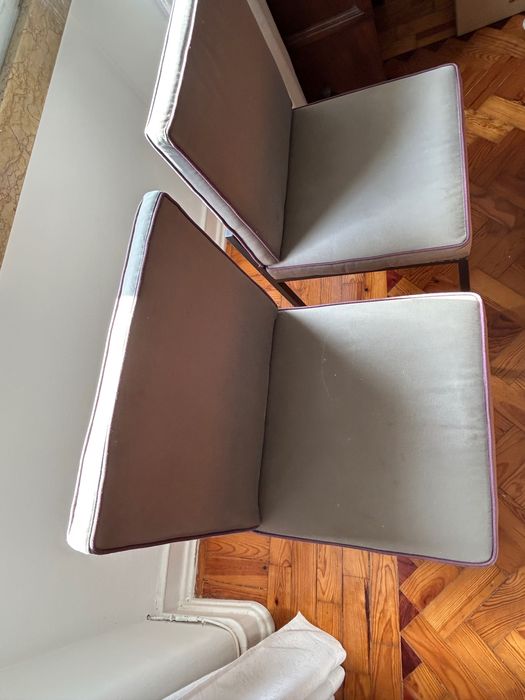 Mesa quadrada de jantar e 8 cadeiras