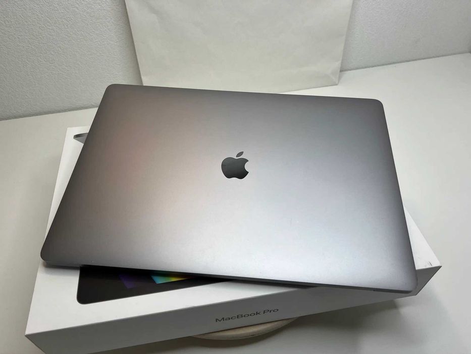 A2141 2019 Macbook Pro 16'', i7, 16 RAM, 500 SSD