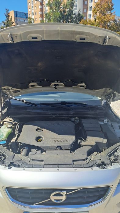 VOLVO V40 D2 2013