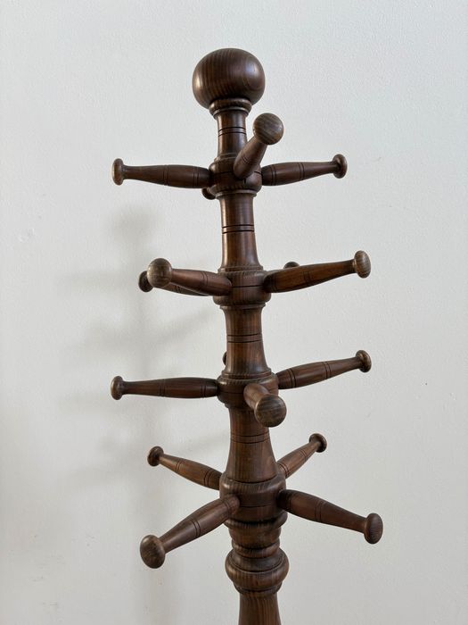 Suporte de casacos em cedro