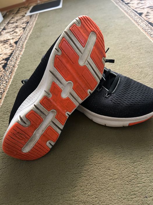 Кросівки Skechers 43 р.