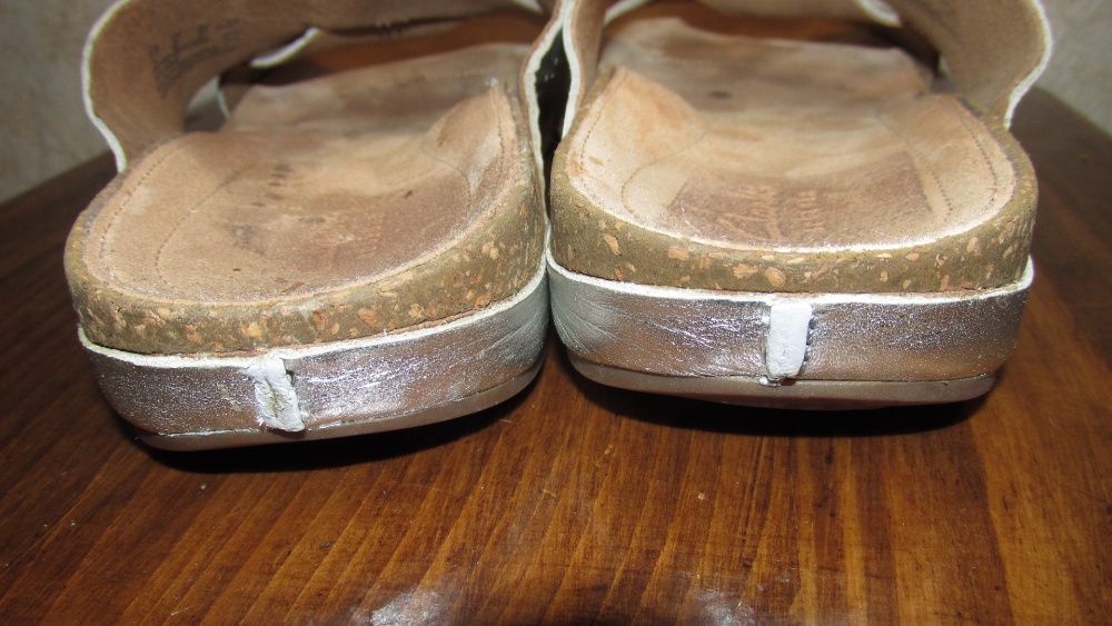 Шлепки,сланцы Clarks 39 размера, стелька 25.5см оригинал кожа
