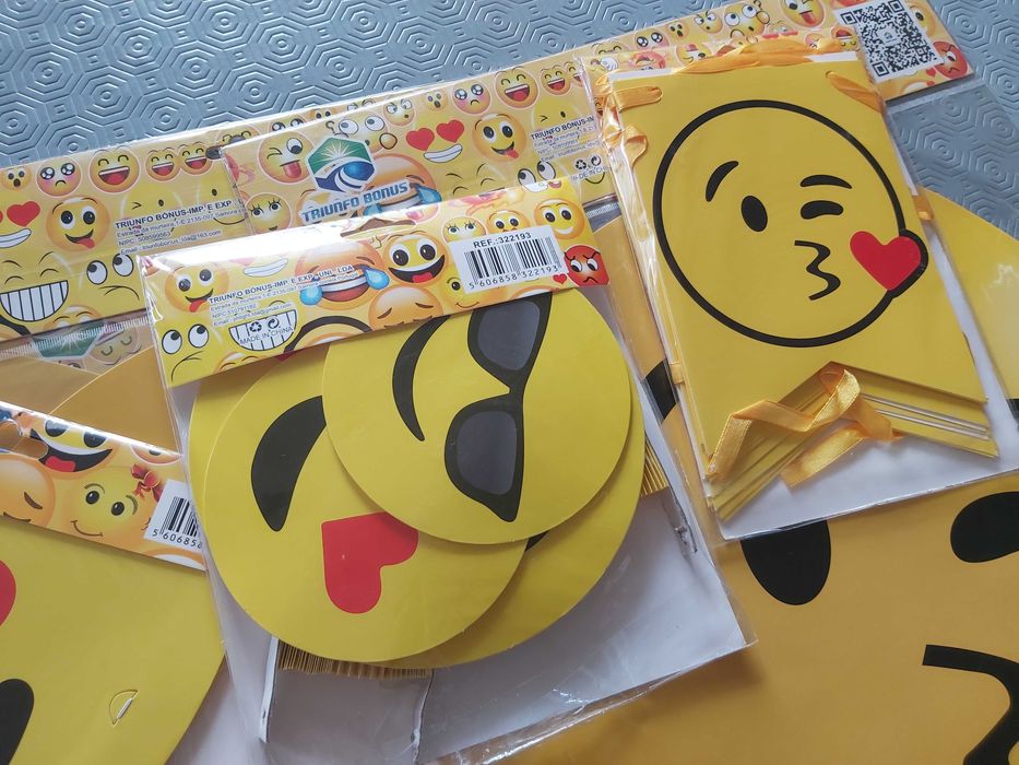 Acessórios/decoração  para aniversário tema Smiles
