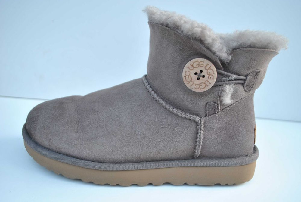 Botki mukluki Ugg Mini Bailey Button II