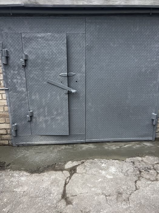 Продам Гараж,в ГСК 15