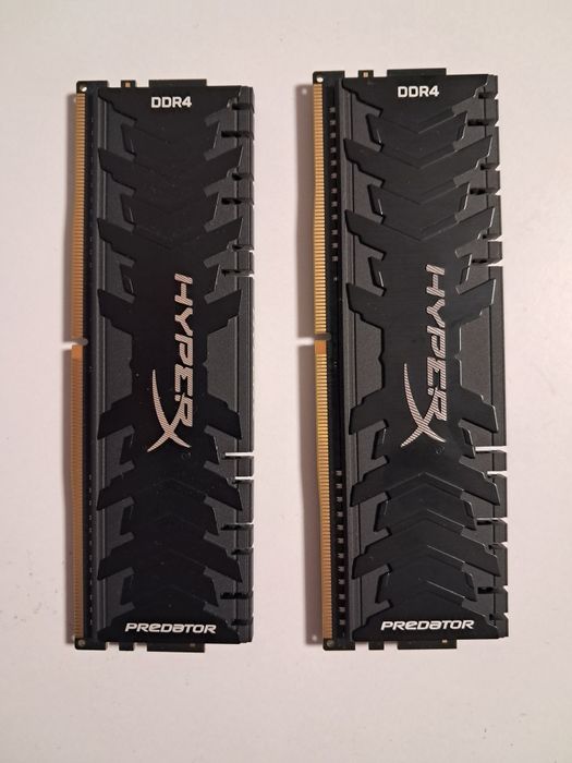 комплект оперативної пам’яті Kingston HyperX Predator DDR4 обсягом 16 ГБ (2 х 8 ГБ)