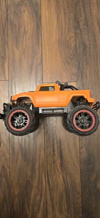 Машинка на радіоуправлінні. Машинка з пультом