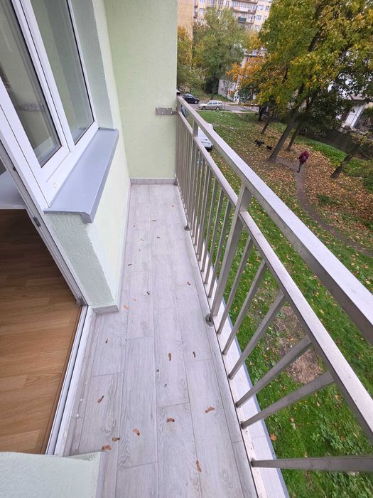 1 pietro z balkonem , winda