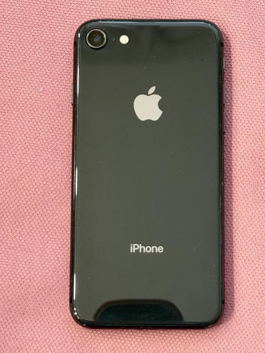 IPhone 8 64 гб .Гарний стан