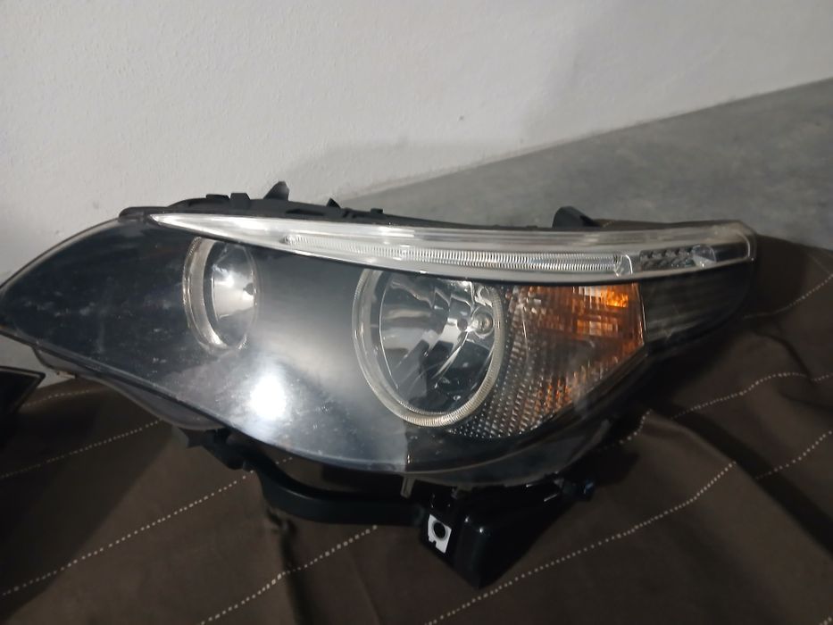 Farolins  BMW E60 origem
