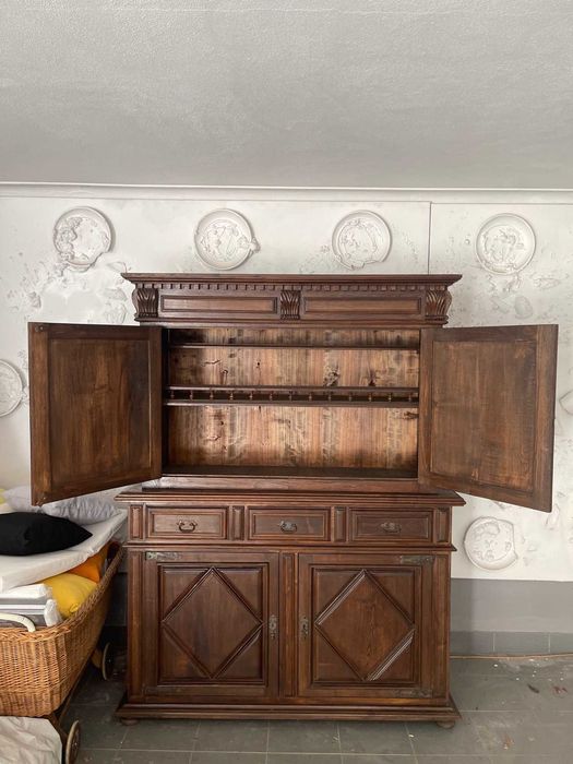 Móvel Rústico em Madeira de Castanho