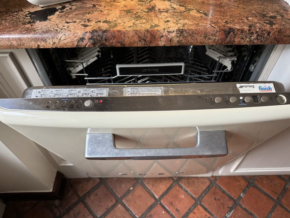 Zmywarka SMEG kremowa