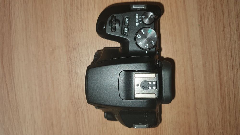 Câmera DSLR Canon 250D basicamente NOVA