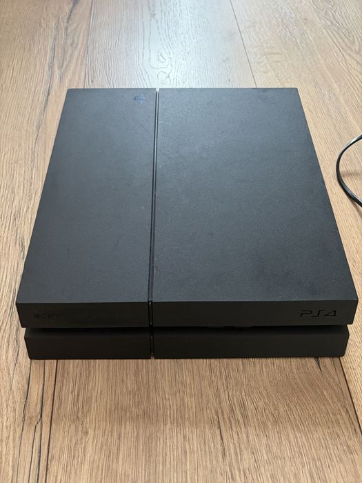 Play Station 4 + pad gratis