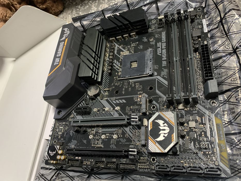 Материнська плата asus TUF b450m-pro gaming