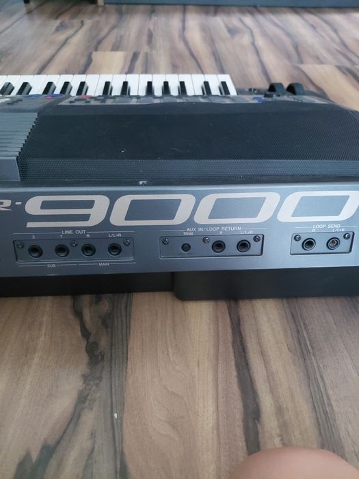 Yamaha psr 9000.