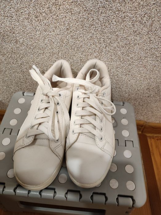 Кросівки біло-бежеві дитячі підліткові