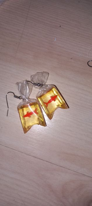 Kolczyki rybki w woreczkach