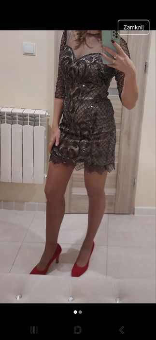 Sukienka z zdobieniam