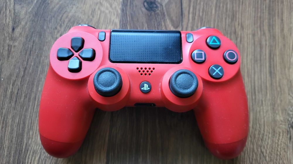 Konsola Play Station 4 (PS4) 1TB, 4 pady, ładowarka, kamera