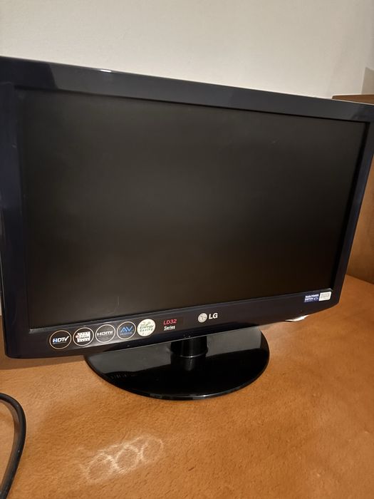 TV LG 19” LCD HD Ready – Funcional + cabos incluídos