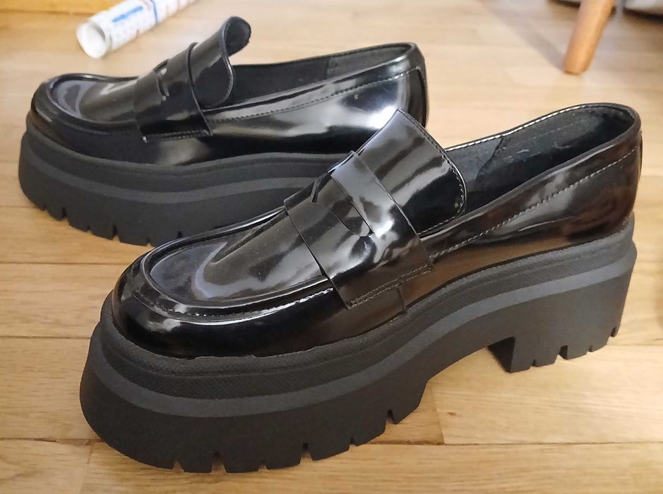 Sapatos Pretos Por Usar