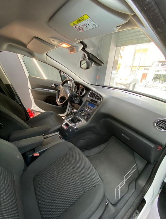 Peugeot 5008 1.2 PureTech Style – 7 Lugares (2015) — photo 2