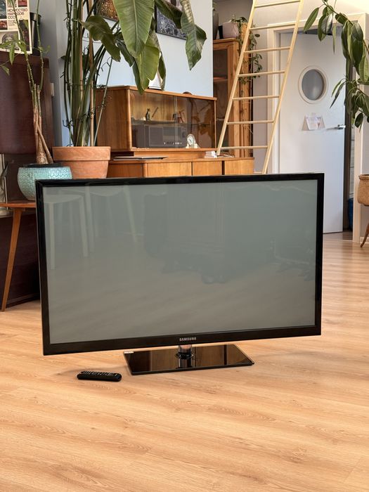 Duży TV Samsung 51 cali – Plazma PS51E490 – sprawny + pilot. ekran