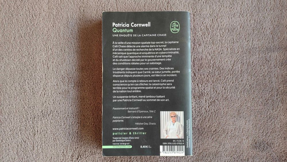 Quantum - Patricia Cornwell (livro em francês)