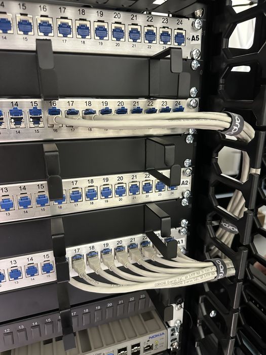 Serviços de eletricista524404058102190081