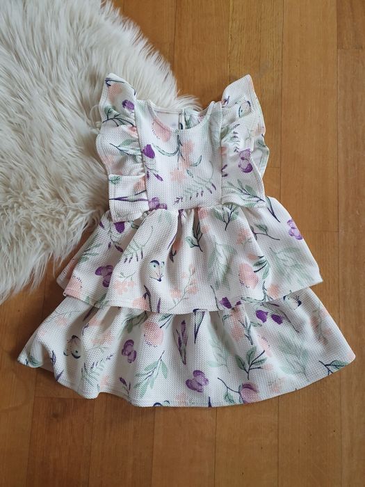 Elegancka sukienka w kwiatki