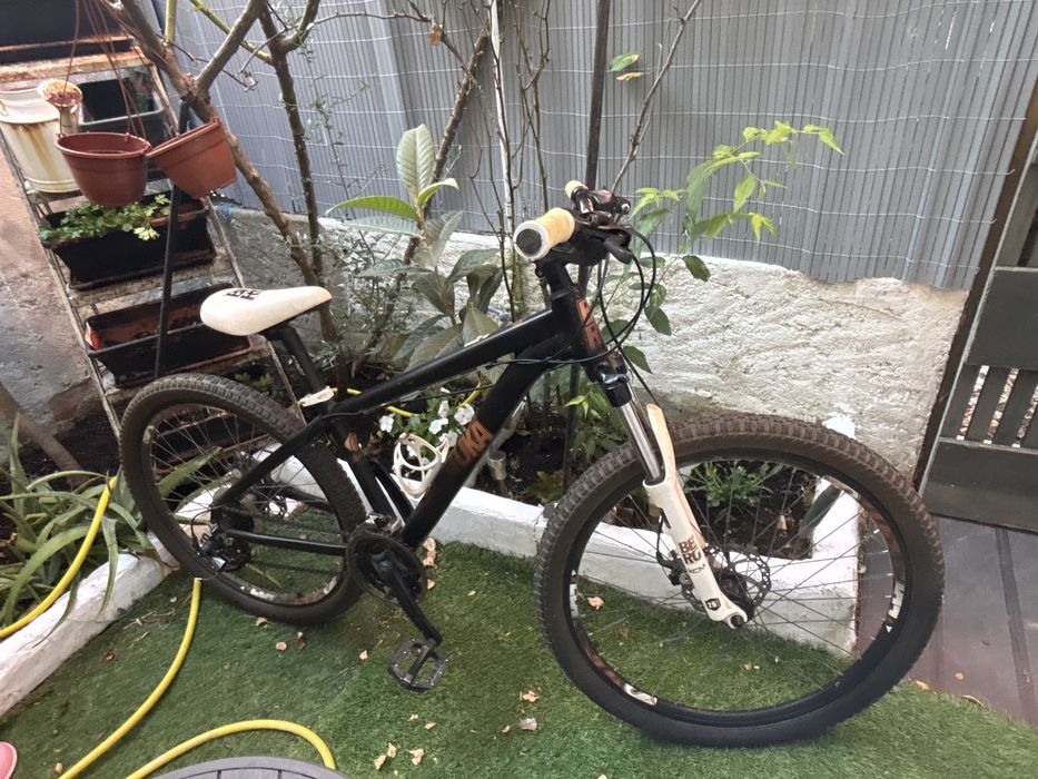 Bicicleta berg stuka como nova