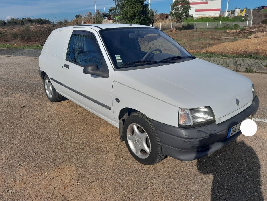 Renault Clio 1.964872118968578122