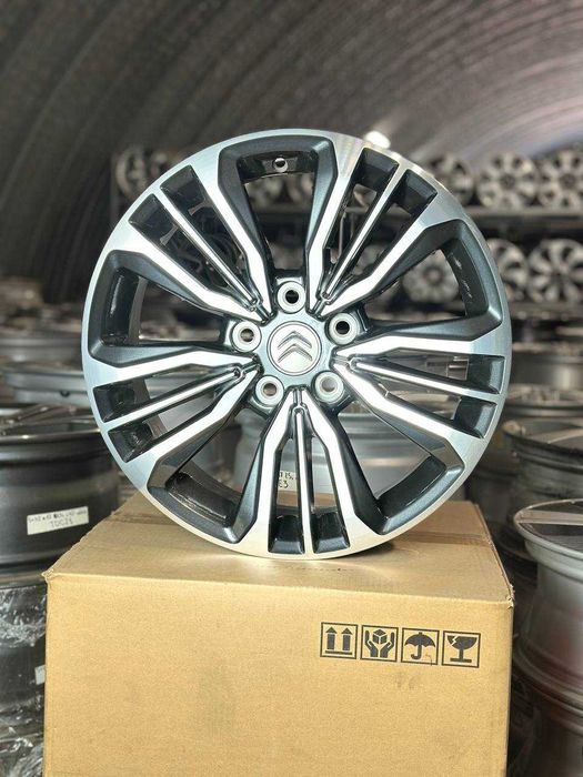 R17 5x114.3 6.5J ET45 DIA67.1 |  в наявності легкосплавні диски