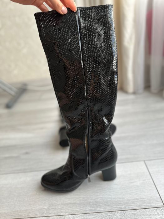 Лакові чоботи р.38