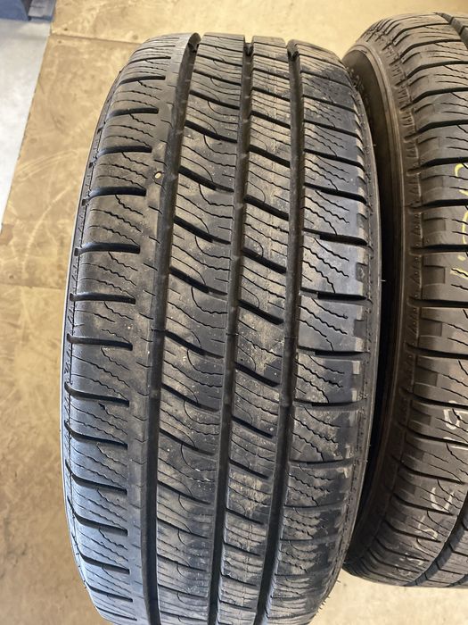 150. Opony zimowe dostawcze goodyear cargovector 215/65r15c 2szt