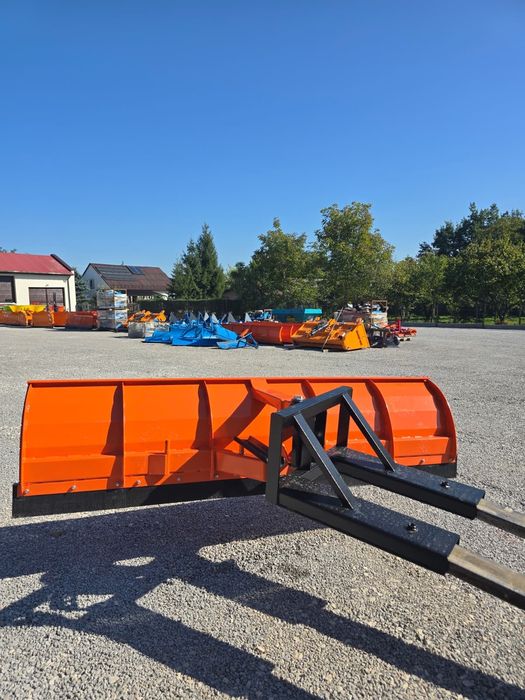 Nowy pług do śniegu z mocowaniem na wózek widłowy 1.5-3.0 m TRANSPORT