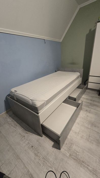Ліжко односпальне з матрацом