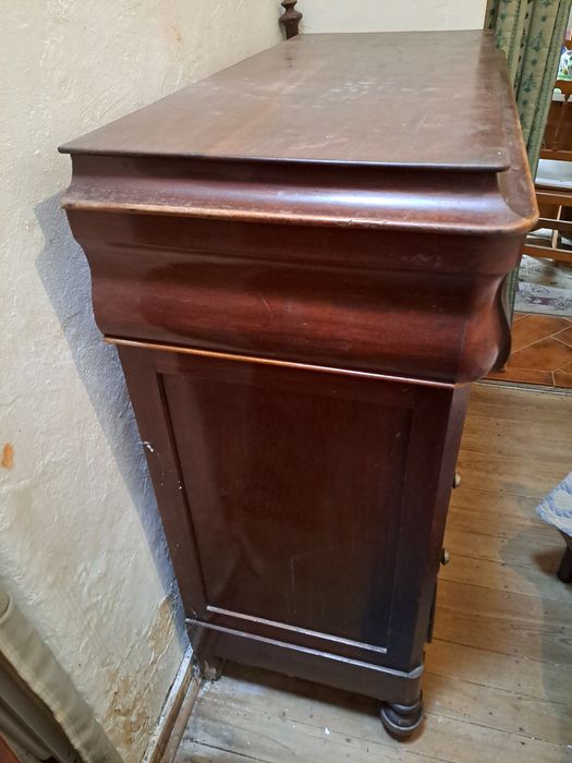 Cómoda de quarto antiga