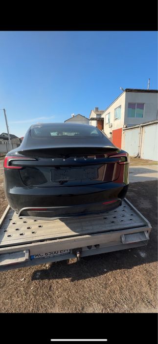 Розборка tesla model 3 highland