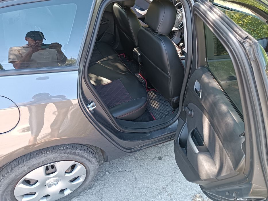 Продам Opel astra j