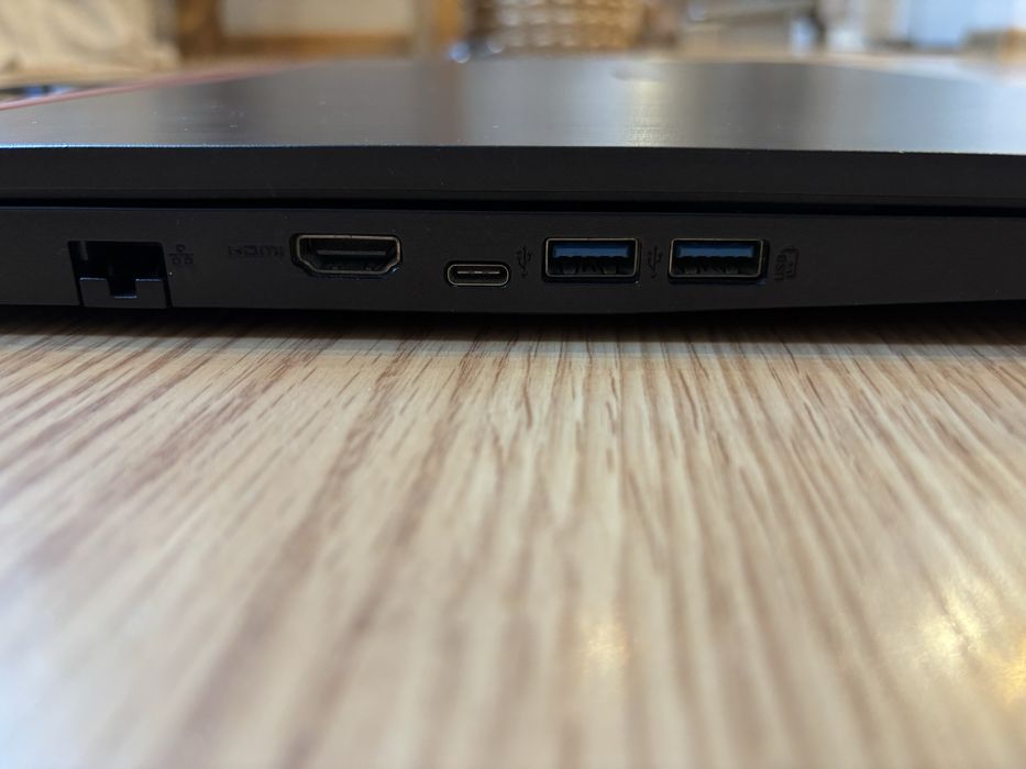 Acer Nitro 5 i5-9300 CPU 2.40GHz 8 GB Ramu Gtx 1650 Pamięć 512 GB