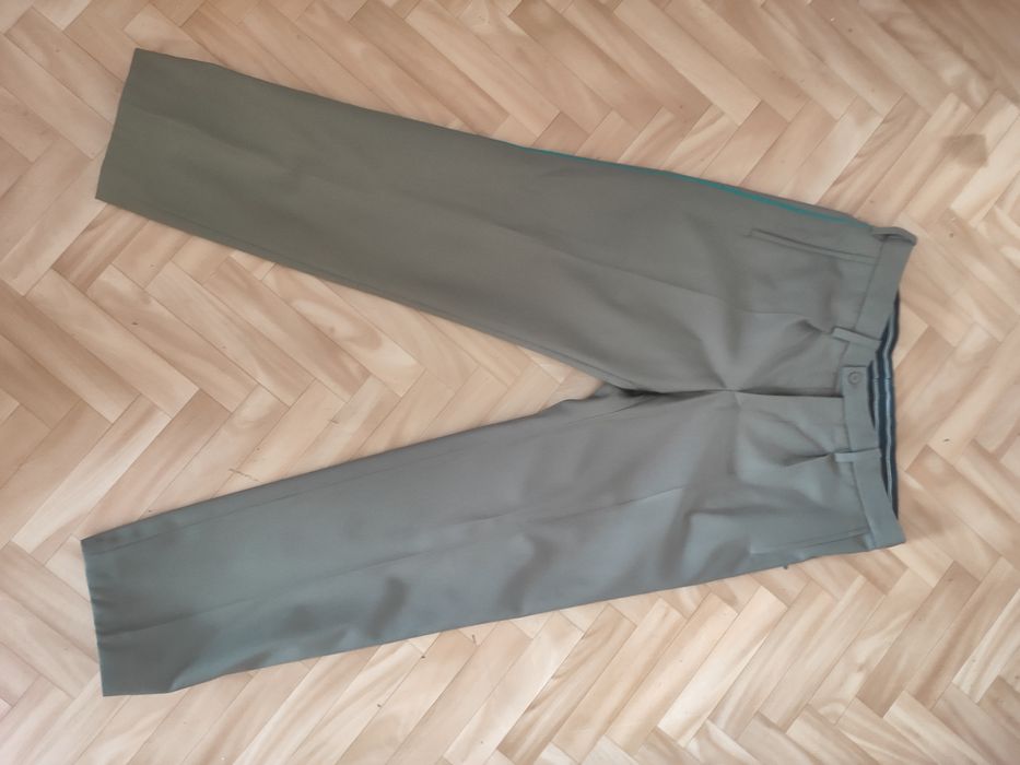 Spodnie khaki, wojskowe