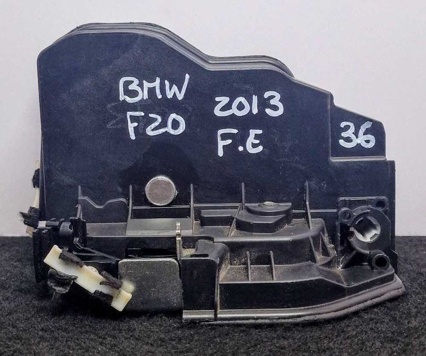 Fechadura / Fecho Porta Frente Esquerdo BMW 1 (F20) ano 2013