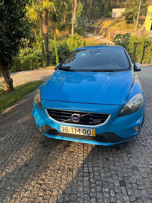Volvo V40 R Design