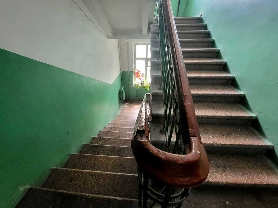 Продаж 2-х к.кв. ЦЕНТР міста вул. 12 Квітня буд.№5 (4 поверх).