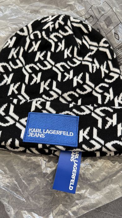 Продам зимнюю шапку Karl Lagerfeld оригинал