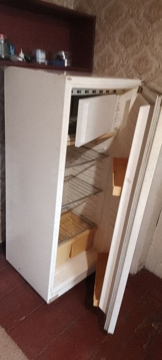 Продам холодильник снайге стан гарний